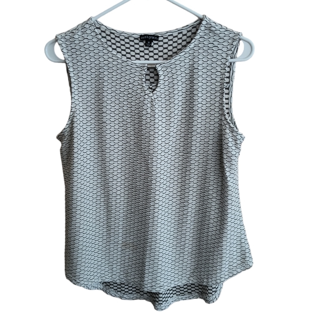 Ava & Grace Sleeveless Blouse Size M